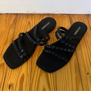 Steve Madden Skyler Jelly Stud Sandals, Women’s Size 8